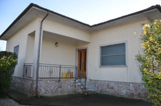 casa indipendente in vendita a Pietrasanta