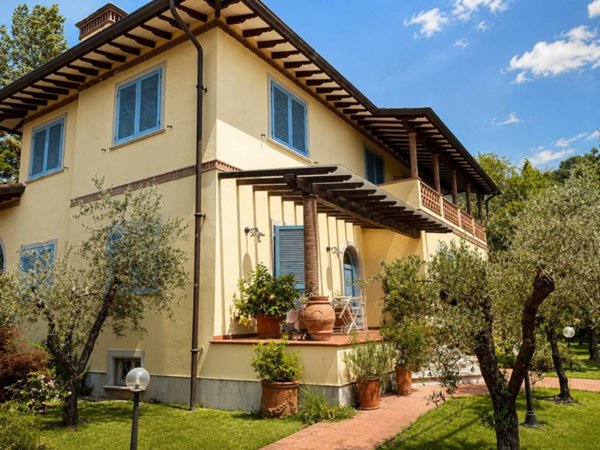 casa indipendente in vendita a Pietrasanta in zona Capezzano Monte