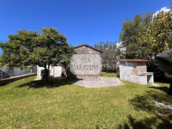 appartamento in vendita a Pietrasanta in zona Capezzano Monte