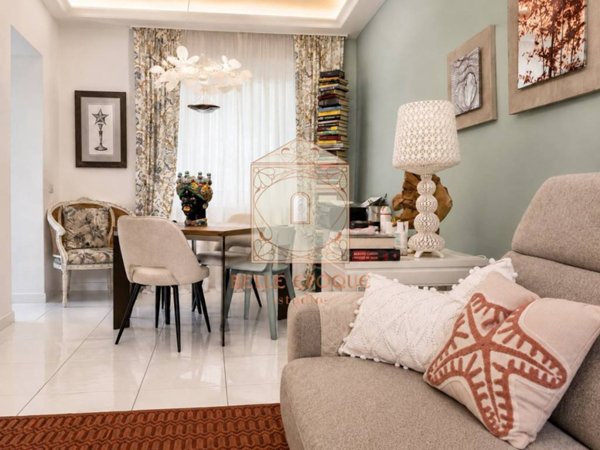 casa indipendente in vendita a Pietrasanta in zona Vignone