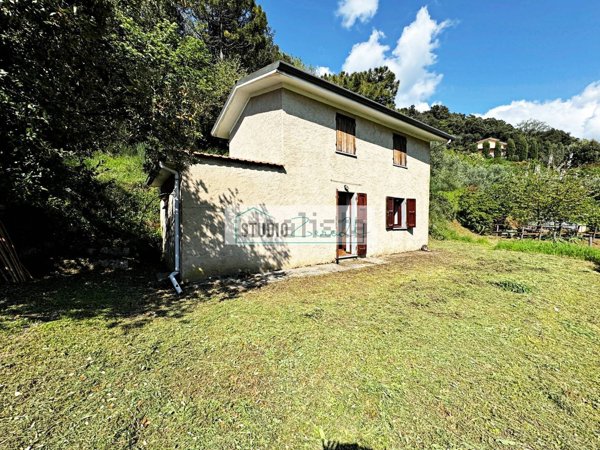 appartamento in vendita a Pietrasanta in zona Capezzano Monte
