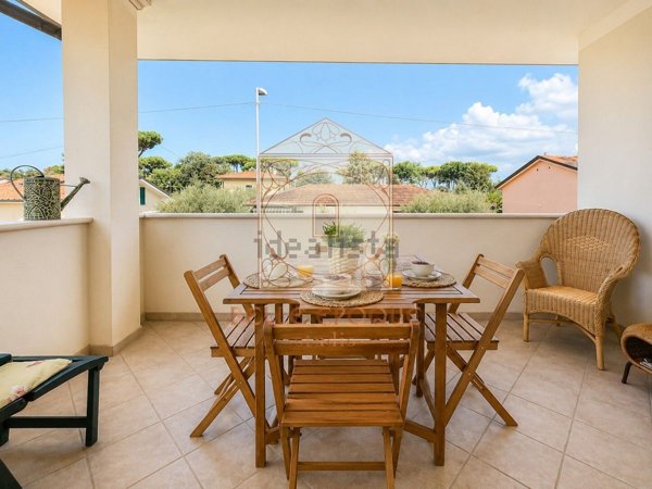 casa indipendente in vendita a Pietrasanta in zona Motrone