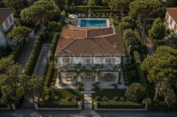 casa indipendente in vendita a Pietrasanta in zona Marina di Pietrasanta