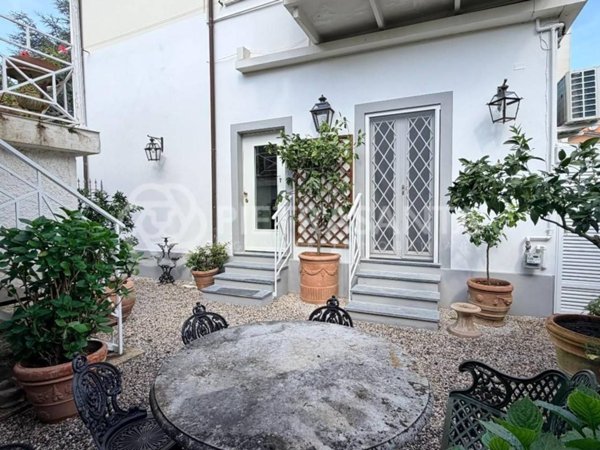 appartamento in vendita a Pietrasanta in zona Capezzano Monte