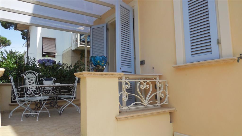 casa indipendente in vendita a Pietrasanta in zona Marina di Pietrasanta