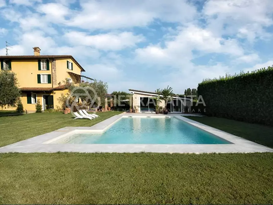 casa indipendente in vendita a Pietrasanta in zona Capezzano Monte
