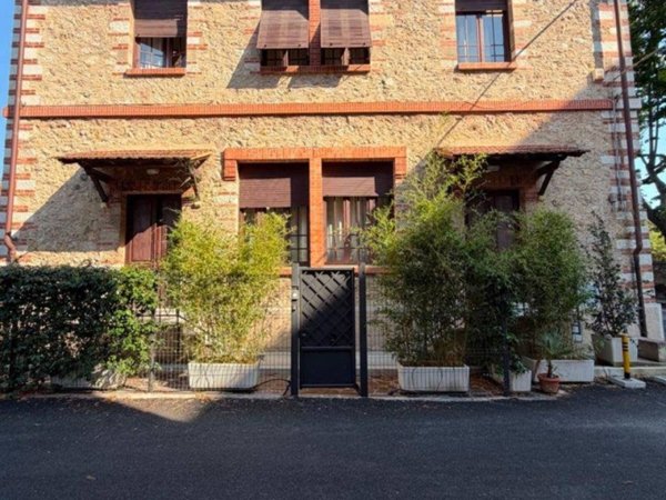 casa indipendente in vendita a Pietrasanta in zona Capezzano Monte