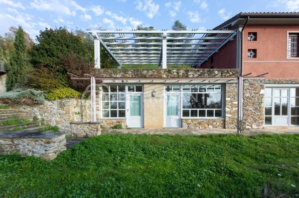 casa indipendente in vendita a Pietrasanta in zona Capezzano Monte