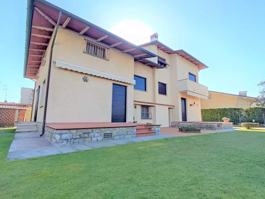 casa indipendente in vendita a Pietrasanta in zona Tonfano