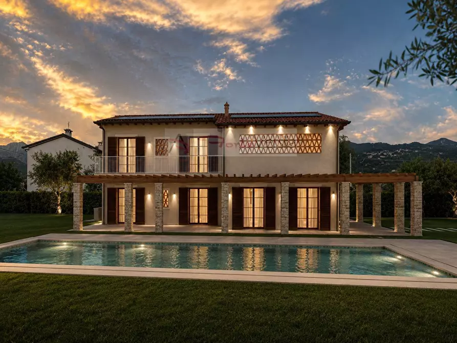 casa indipendente in vendita a Pietrasanta in zona Capezzano Monte