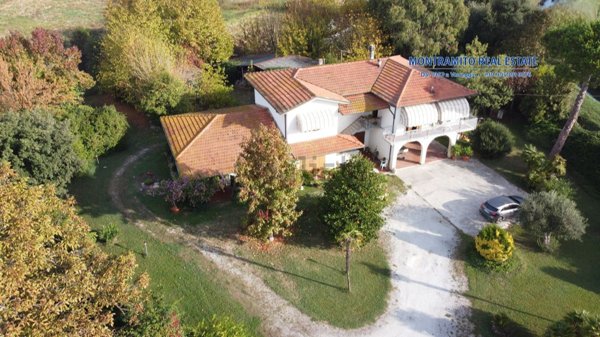 casa indipendente in vendita a Pietrasanta