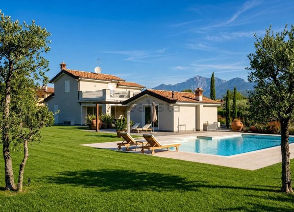 casa indipendente in vendita a Pietrasanta in zona Africa