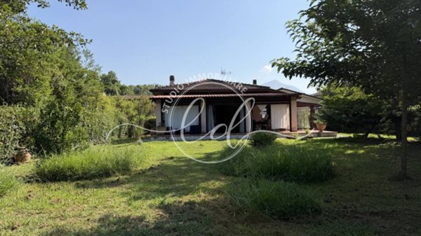 casa indipendente in vendita a Pietrasanta in zona Africa