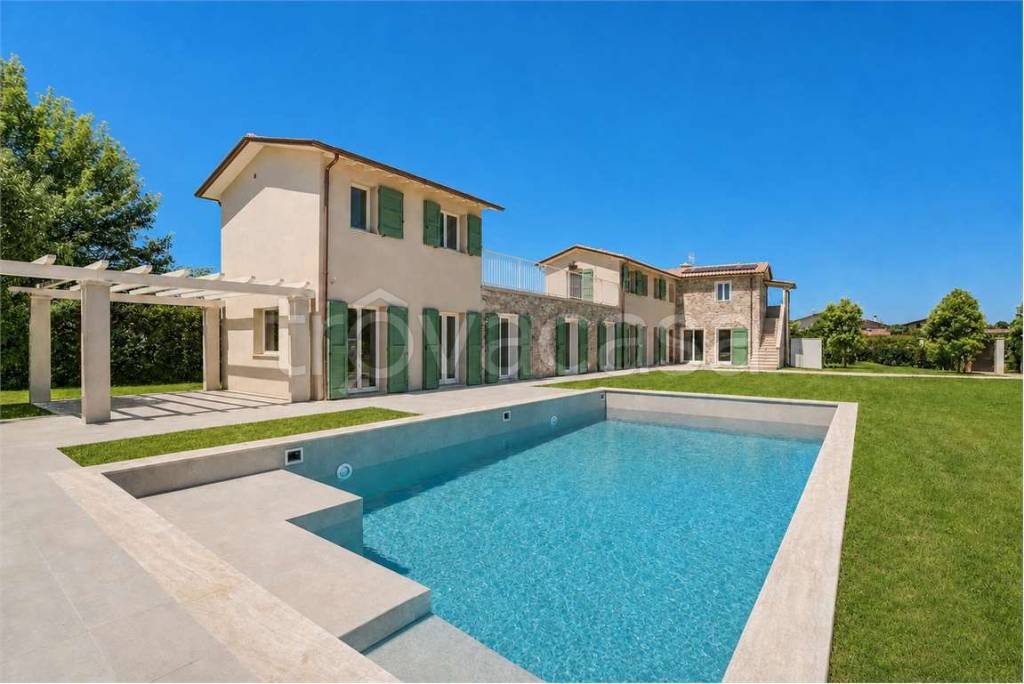 casa indipendente in vendita a Pietrasanta