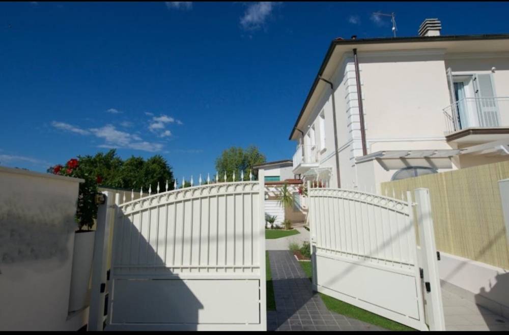 appartamento in vendita a Pietrasanta in zona Vignone
