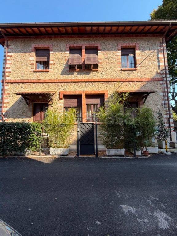 casa indipendente in vendita a Pietrasanta