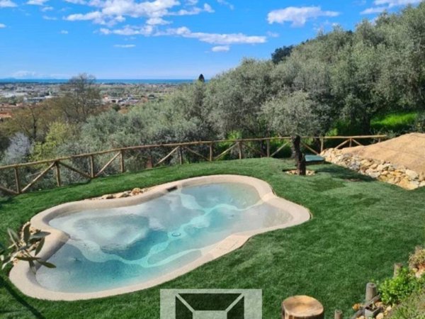 casa indipendente in vendita a Pietrasanta in zona Capezzano Monte
