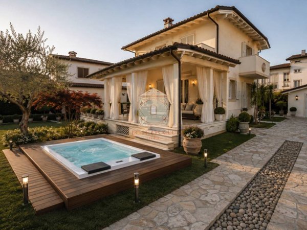casa indipendente in vendita a Pietrasanta in zona Marina di Pietrasanta
