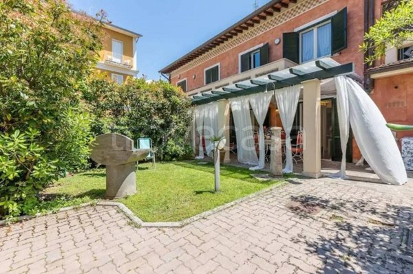 casa indipendente in vendita a Pietrasanta