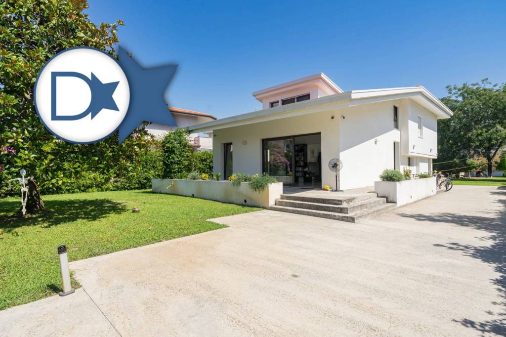 casa indipendente in vendita a Pietrasanta in zona Fiumetto