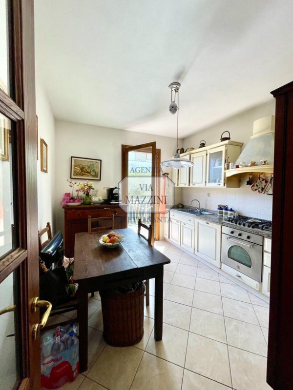casa indipendente in vendita a Pietrasanta in zona Fiumetto