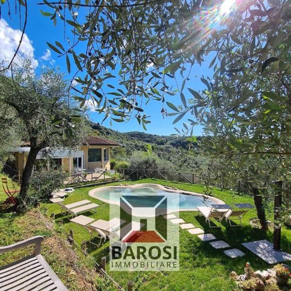 casa indipendente in vendita a Pietrasanta in zona Capezzano Monte