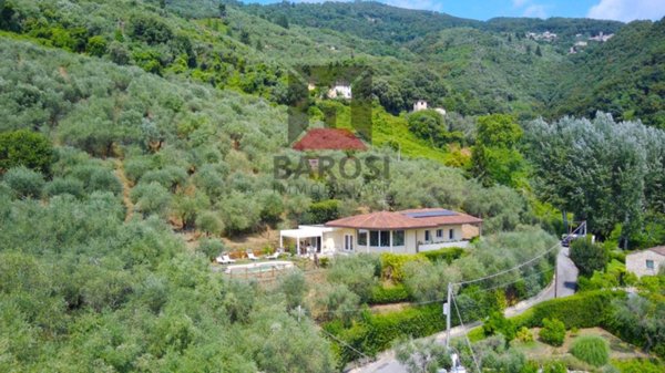 casa indipendente in vendita a Pietrasanta