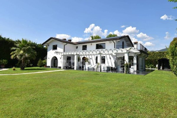 casa indipendente in vendita a Pietrasanta