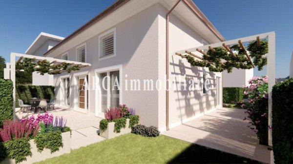 casa indipendente in vendita a Pietrasanta in zona Fiumetto