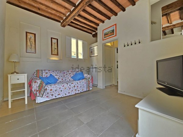 casa indipendente in vendita a Pietrasanta in zona Osterietta