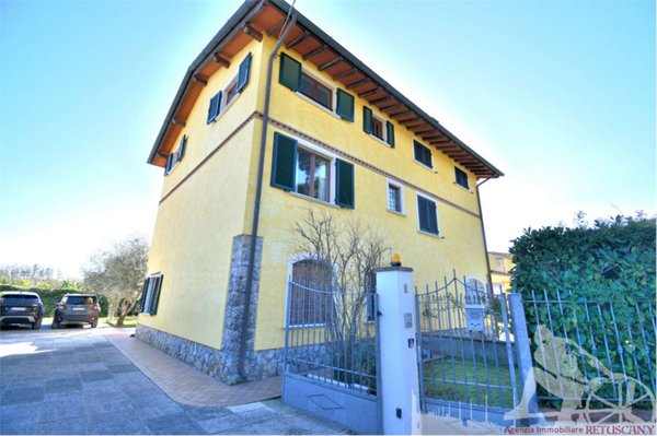 casa indipendente in vendita a Pietrasanta in zona Vitoio