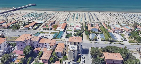 appartamento in vendita a Pietrasanta in zona Marina di Pietrasanta