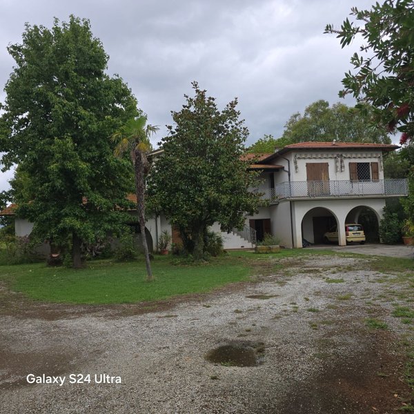casa indipendente in vendita a Pietrasanta