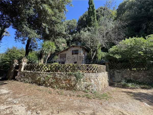 casale in vendita a Pietrasanta in zona Capezzano Monte