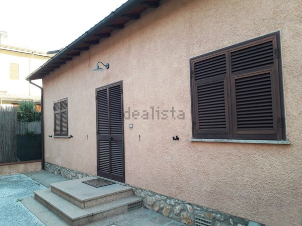 casa indipendente in vendita a Pietrasanta in zona Crociale