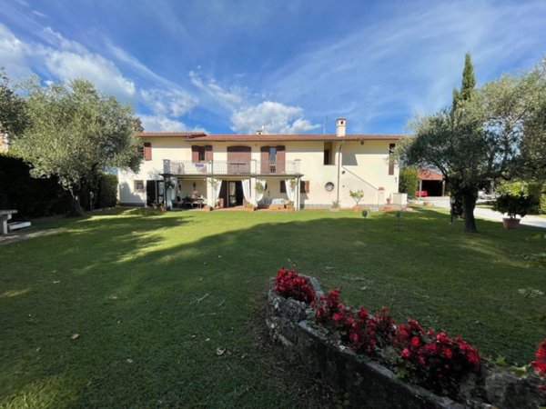 casa indipendente in vendita a Pietrasanta in zona Marina di Pietrasanta