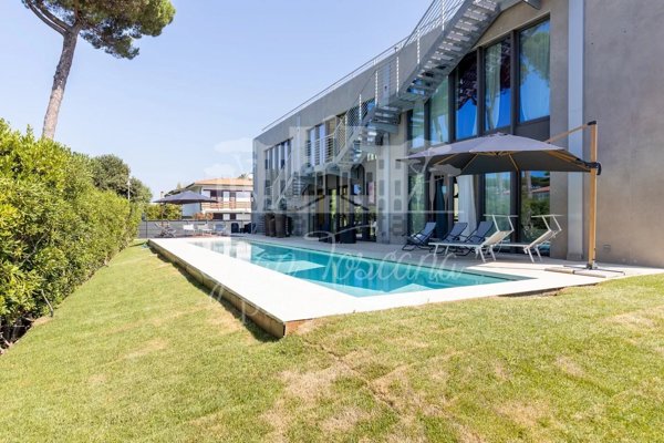 casa indipendente in vendita a Pietrasanta in zona Focette