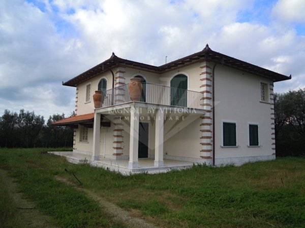 casa indipendente in vendita a Pietrasanta in zona Fiumetto