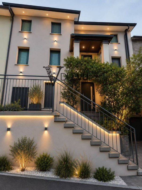 casa indipendente in vendita a Pietrasanta in zona Strettoia