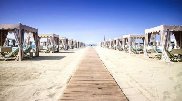 attivita commerciale in vendita a Pietrasanta in zona Tonfano