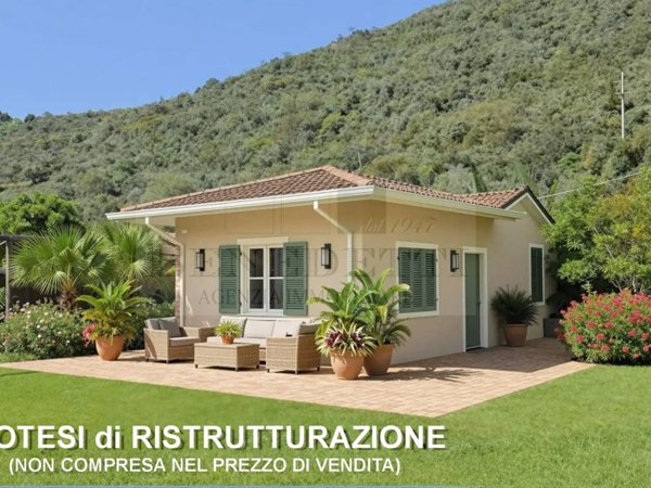 casa indipendente in vendita a Pietrasanta in zona Valdicastello