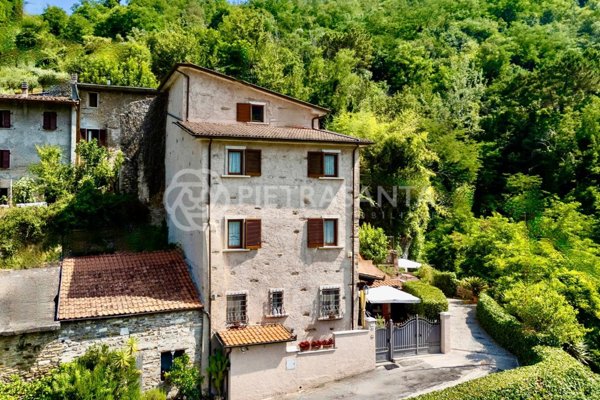casale in vendita a Pietrasanta in zona Capezzano Monte