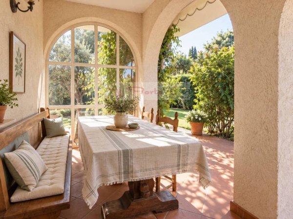 casa indipendente in vendita a Pietrasanta in zona Crociale