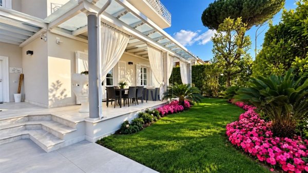 casa indipendente in vendita a Pietrasanta