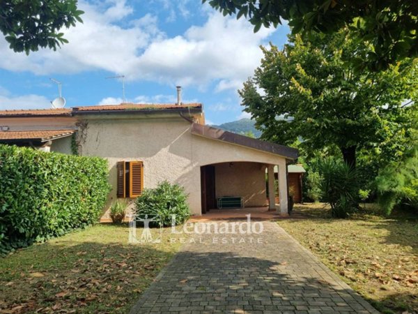 casa indipendente in vendita a Pietrasanta