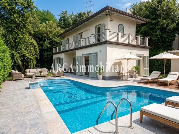 casa indipendente in vendita a Pietrasanta in zona Tonfano