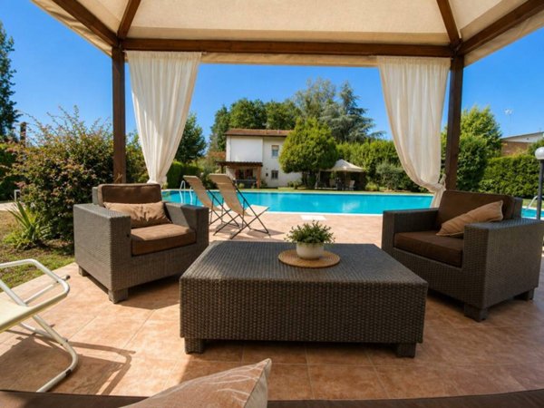 casa indipendente in vendita a Pietrasanta