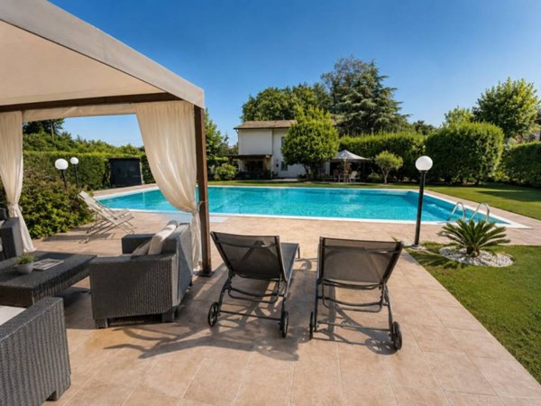 casa indipendente in vendita a Pietrasanta in zona Vignone