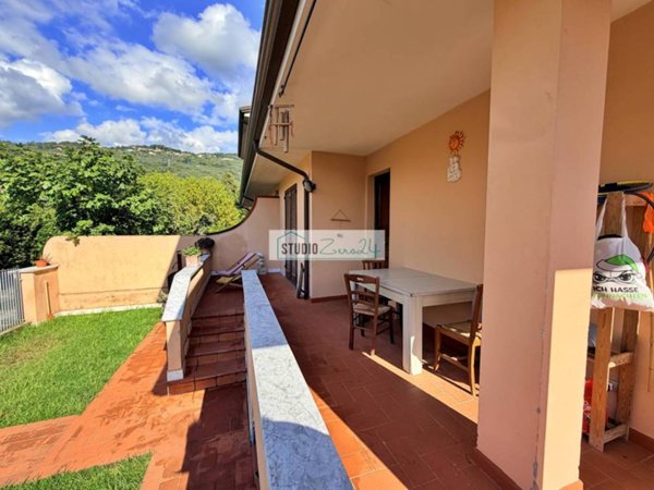 casa indipendente in vendita a Pietrasanta in zona Capezzano Monte