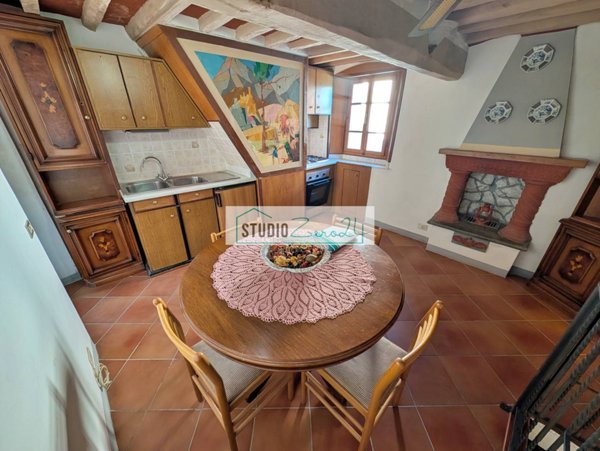casa indipendente in vendita a Pietrasanta in zona Capriglia